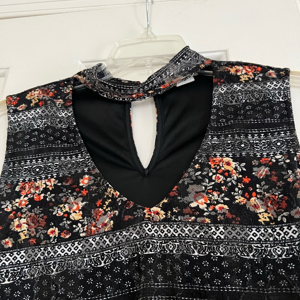 Ladies Top Sleeveless